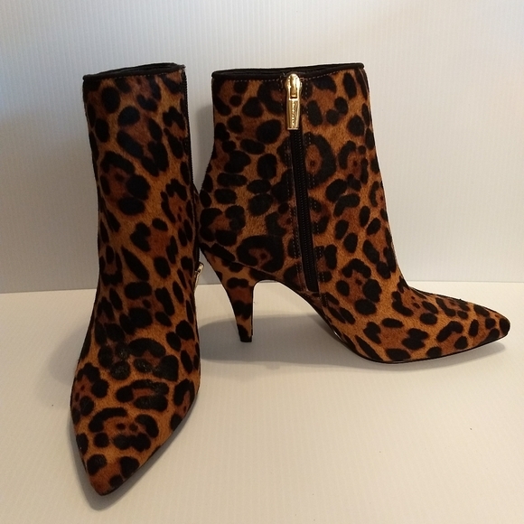 Vince Camuto Shoes - 👻SALE👻VINCE CAMUTO LEOPARD calf hair bootie NWOT
